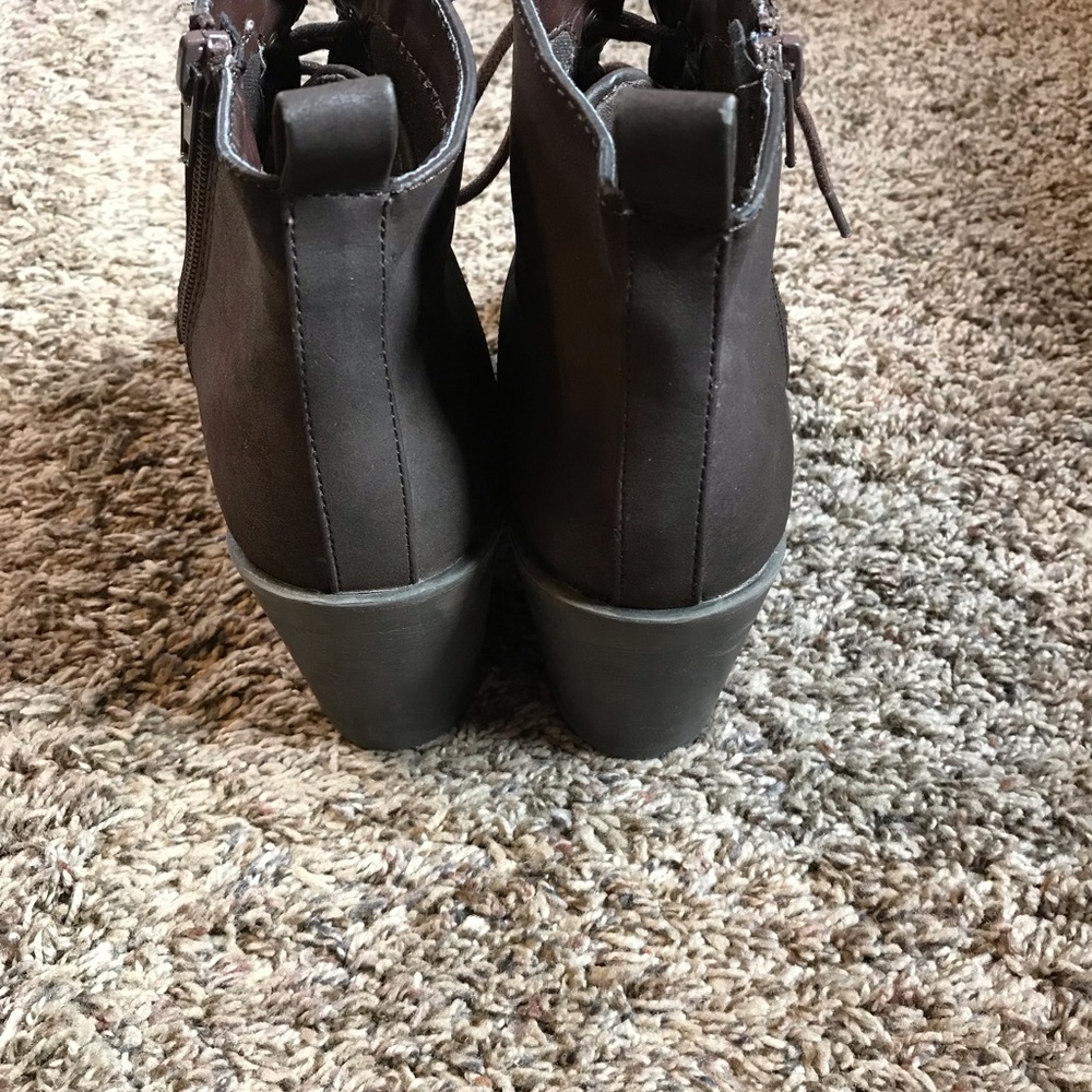 Soda chunky sole heel ankle boots - Picture 4 of 16